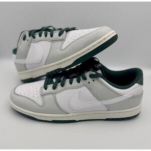 The Nike Dunk Low Retro SE Photon Dust Vintage Green #142